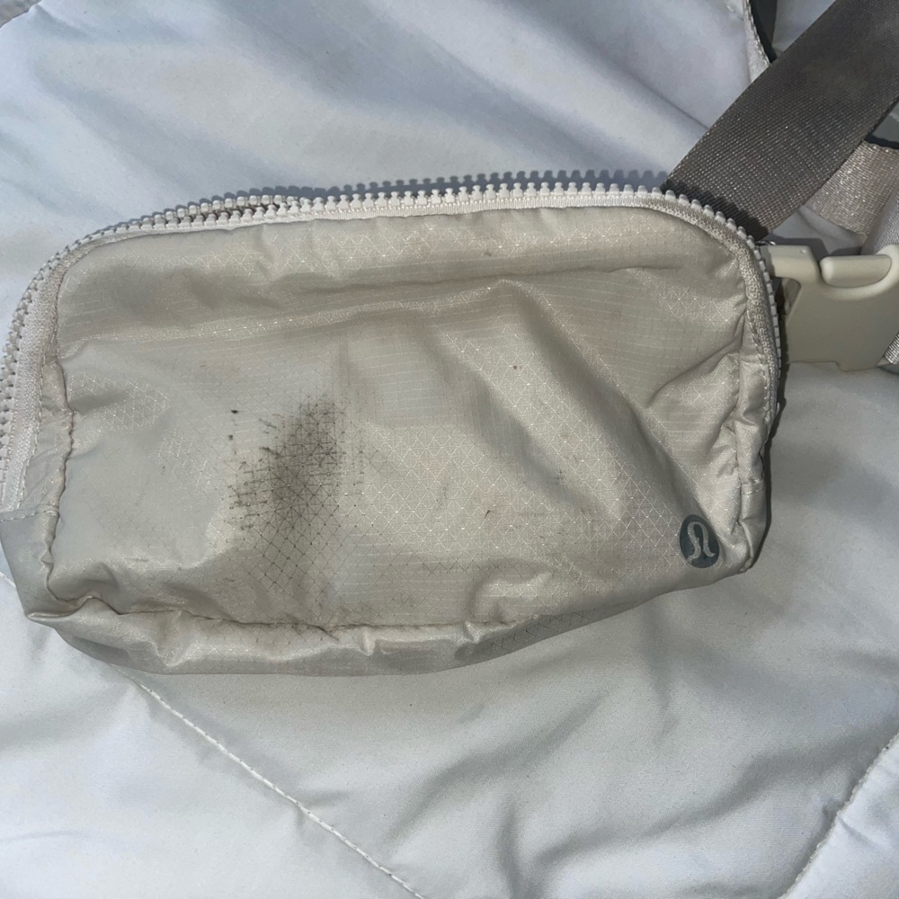 Lululemon Everyday Belt Bag - Beige